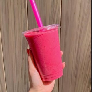 Dreamy Dragon Fruit Smoothie